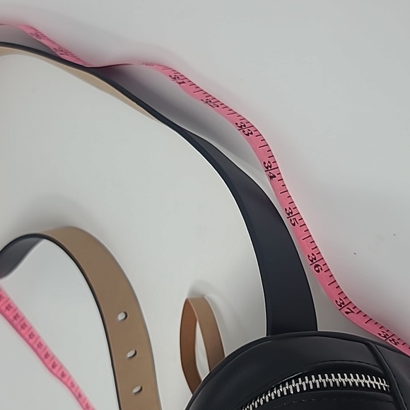 Calvin Klein Black Leather Crossbody Bag - Picture 6 of 8